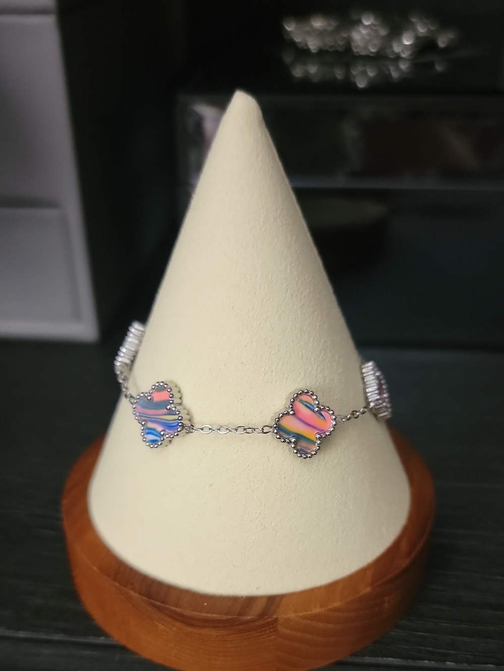 Silver Chain Bracelet with Pink-Blue Iridescent Clover Charms